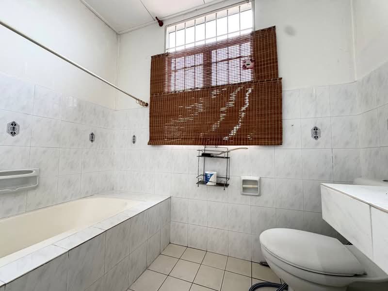 Terraced House for Sale in Kajang (Selangor) - Alif Saad - Bathroom - PropertyGuru.com.my