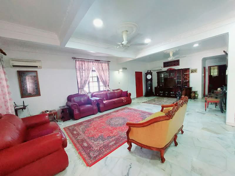 Bungalow 2 Storey Shah Alam Seksyen 9 untuk Untuk Dijual - RM 1,800,000, Mac 2026 - Living Room - PropertyGuru.com.my