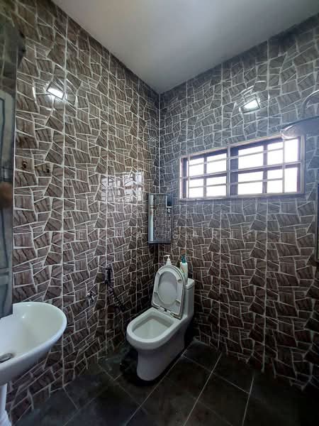Bungalow 2 Storey Shah Alam Seksyen 9 untuk Untuk Dijual - RM 1,800,000, Mac 2026 - Bathroom - PropertyGuru.com.my