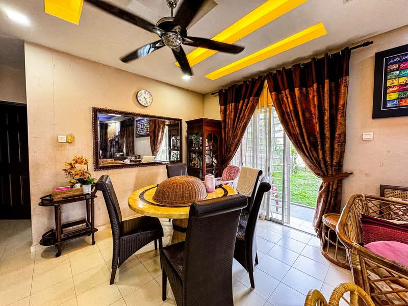 2-storey Terraced House for Sale in Sepang (Selangor) - Syamsul Ilham - Dining Room - PropertyGuru.com.my