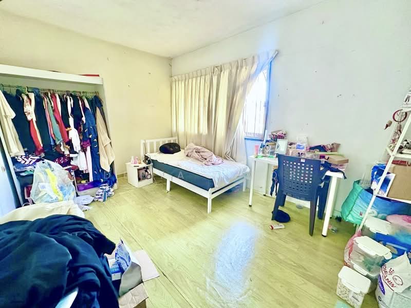 Taman Sri Muda untuk Untuk Dijual - RM 250,000, Mac 2026 - Bedroom - PropertyGuru.com.my