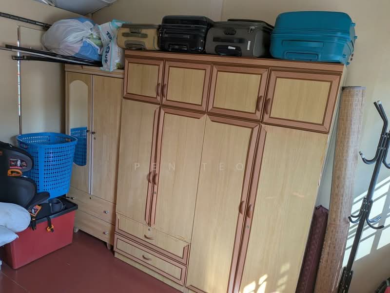 2 Storey Half Wooden & Concrete Bungalow, Air Itam, Penang untuk Untuk Dijual - RM 550,000, Mac 2026 - Bedroom - PropertyGuru.com.my