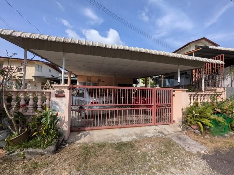 2 Storey Half Wooden & Concrete Bungalow, Air Itam, Penang untuk Untuk Dijual - RM 550,000, Mac 2026 - Front View - PropertyGuru.com.my