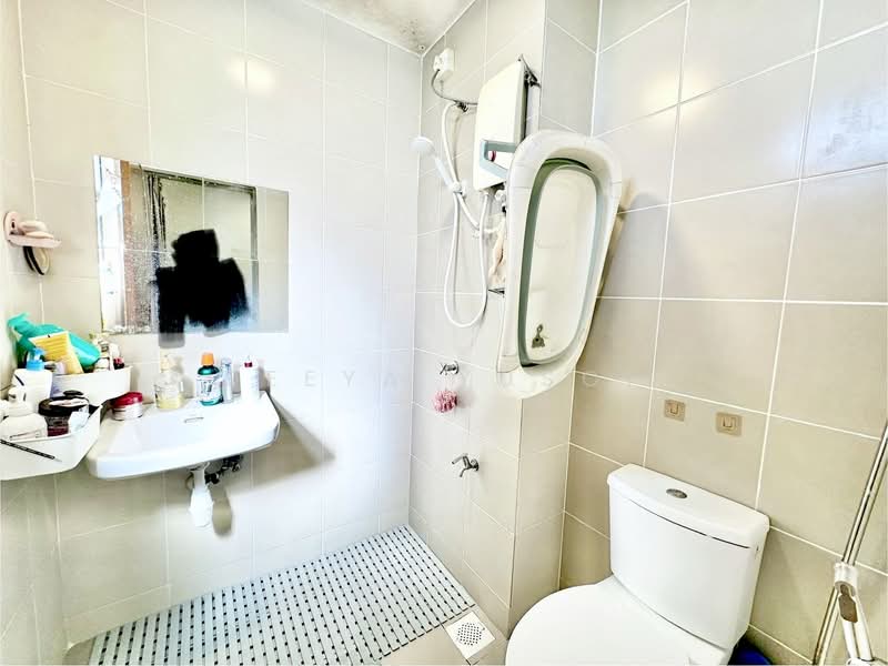 Service Residence for Sale at Suria Putra - Deeya Yusof - Bathroom - PropertyGuru.com.my