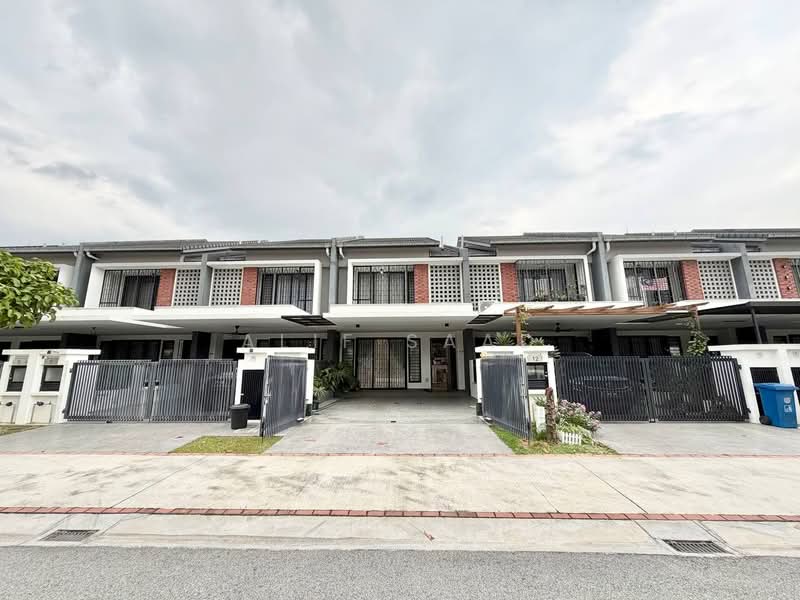2-storey Terraced House for Sale in Shah Alam (Selangor) - Alif Saad - Exterior - PropertyGuru.com.my