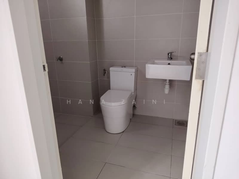 Terraced House for Sale in Seremban (Negeri Sembilan) - Hana Zaini - Bathroom - PropertyGuru.com.my