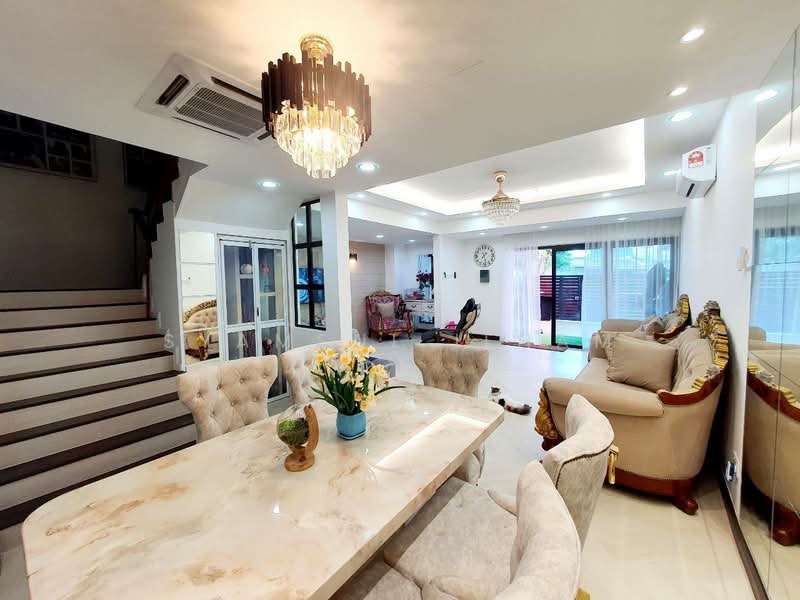 2-storey Terraced House for Sale in Ampang (Kuala Lumpur) - Syamsul Ilham - Living Room - PropertyGuru.com.my