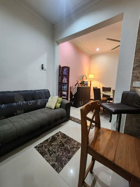 2-storey Terraced House for Sale in Bukit Jelutong (Shah Alam) - Normy Yusoff - Living Room - PropertyGuru.com.my