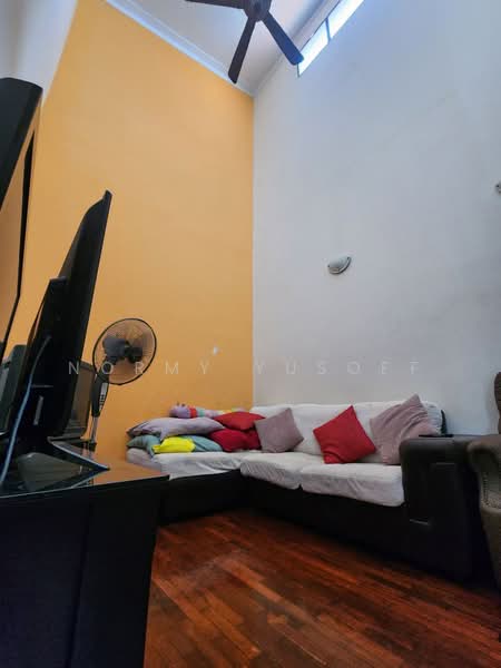2-storey Terraced House for Sale in Bukit Jelutong (Shah Alam) - Normy Yusoff - Living Room - PropertyGuru.com.my