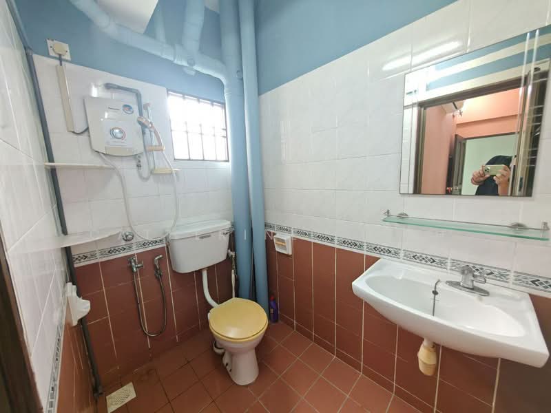 Apartment for Sale at Putri Ria Apartment - Catherine Chiah - Bathroom - PropertyGuru.com.my