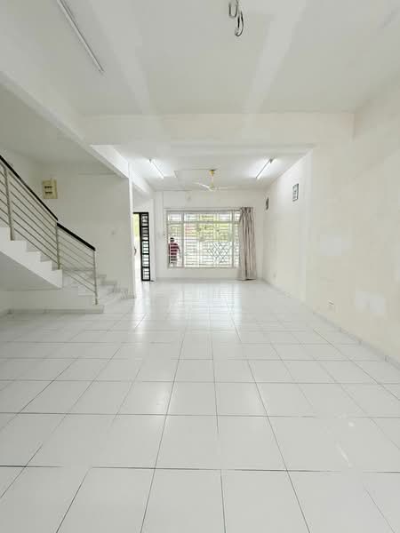 Taman Desa Tebrau untuk Untuk Dijual - RM 810,000, Mac 2026 - Living Room - PropertyGuru.com.my