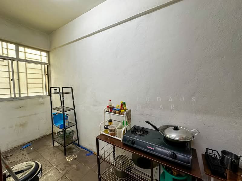 Apartment for Sale at Green Suria Apartment - Akramin Firdaus Bin Mokhtar - Kitchen - PropertyGuru.com.my