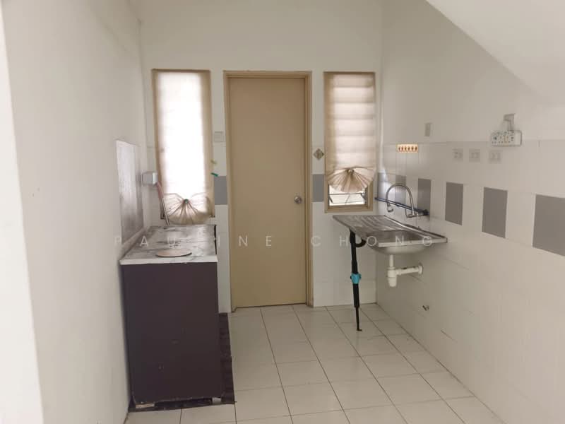 Townhouse for Rent in Batu Caves (Selangor) - Pauline Chong - Kitchen - PropertyGuru.com.my
