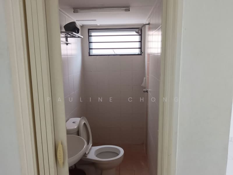 Townhouse for Rent in Batu Caves (Selangor) - Pauline Chong - Bathroom - PropertyGuru.com.my