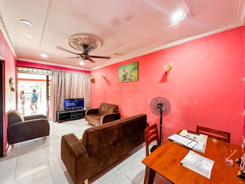 Taman Mawar Taman Kinrara untuk Untuk Dijual - RM 449,000, Mac 2026 - Living Room - PropertyGuru.com.my