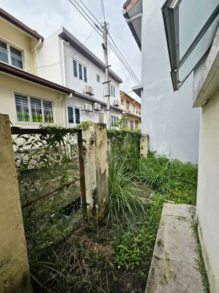 2-storey Terraced House for Sale in Putra Permai (Subang Jaya) - Muhd Khairulnawawi Kamaruddin - Exterior - PropertyGuru.com.my