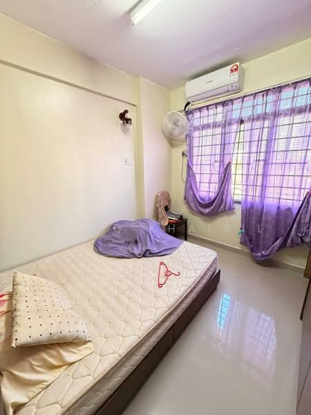 Azuria Condominium untuk Untuk Dijual - RM 295,000, Mac 2026 - Bedroom - PropertyGuru.com.my