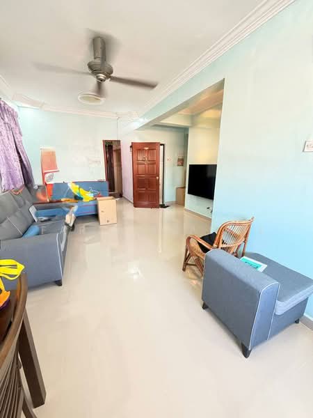 Azuria Condominium untuk Untuk Dijual - RM 295,000, Mac 2026 - Living Room - PropertyGuru.com.my