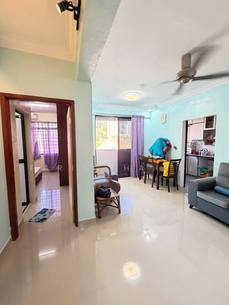 Azuria Condominium untuk Untuk Dijual - RM 295,000, Mac 2026 - Living Room - PropertyGuru.com.my