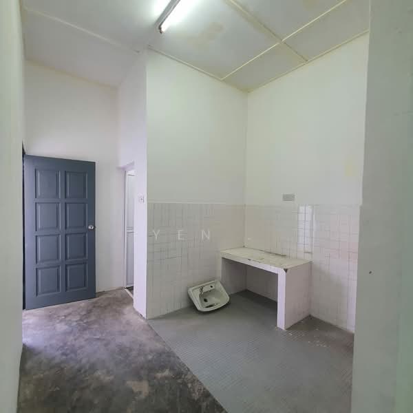 1-storey Terraced House for Sale in Taman Aman (Slim) - Yen . - Interior - PropertyGuru.com.my