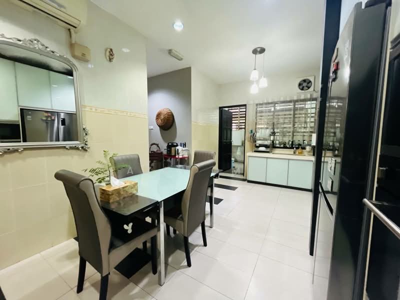 Semi-Detached House for Sale in Shah Alam (Selangor) - Fazri Omar - Dining Room - PropertyGuru.com.my