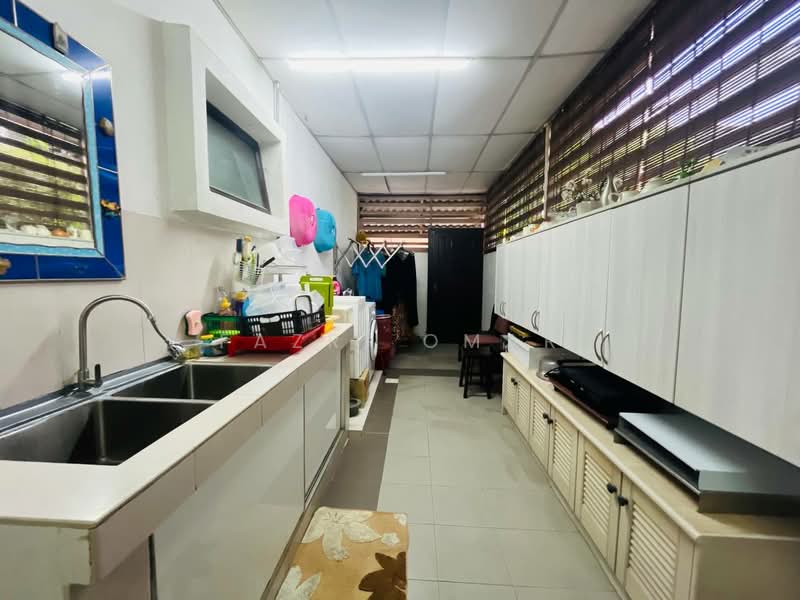 Semi-Detached House for Sale in Shah Alam (Selangor) - Fazri Omar - Kitchen - PropertyGuru.com.my