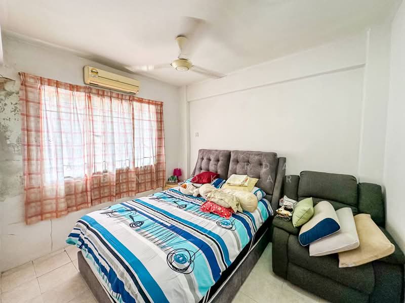 Apartment for Sale at Pangsapuri Carlina - Akramin Firdaus Bin Mokhtar - Bedroom - PropertyGuru.com.my