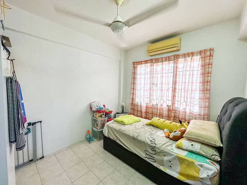 Apartment for Sale at Pangsapuri Carlina - Akramin Firdaus Bin Mokhtar - Bedroom - PropertyGuru.com.my