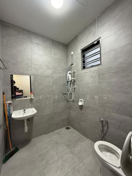 Cluster House for Sale in Taman Tropika (Kulai) - Wallace Ang - Bathroom - PropertyGuru.com.my