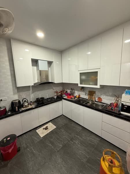 Cluster House for Sale in Taman Tropika (Kulai) - Wallace Ang - Kitchen - PropertyGuru.com.my