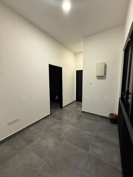 Cluster House for Sale in Taman Tropika (Kulai) - Wallace Ang - Corridor - PropertyGuru.com.my