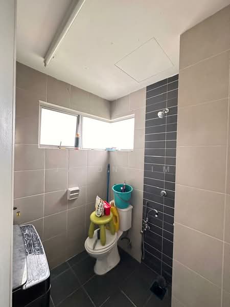 Apartment for Sale at Pangsapuri Damai - Jason Lim - Bathroom - PropertyGuru.com.my
