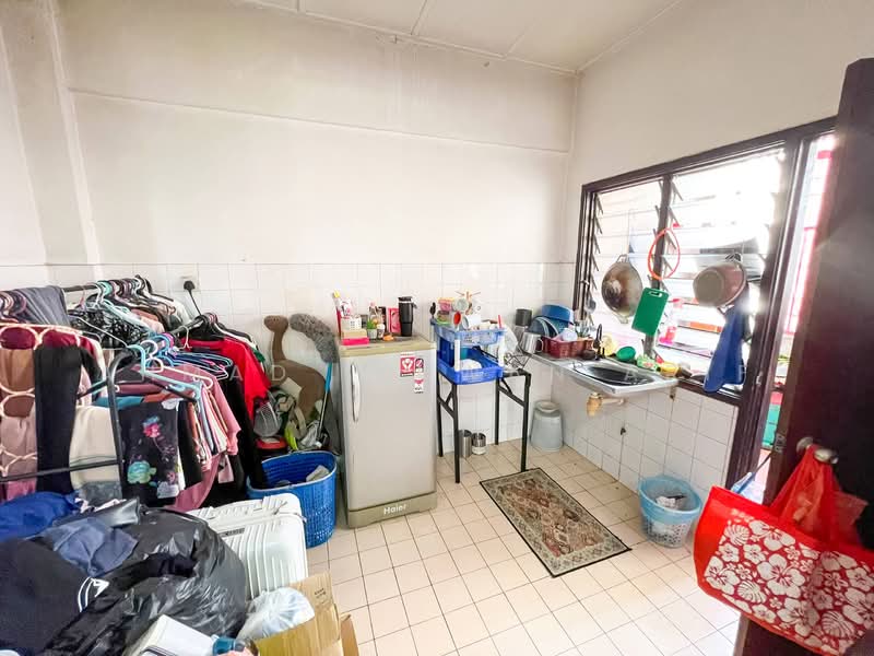 Vista Seri Putra untuk Untuk Dijual - RM 250,000, Mac 2026 - Kitchen - PropertyGuru.com.my