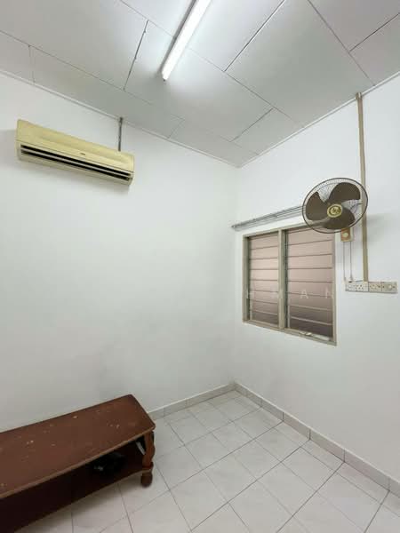 1-storey Terraced House for Sale in Taman Bukit Markisa (Seremban) - Azrul Othman - Interior - PropertyGuru.com.my