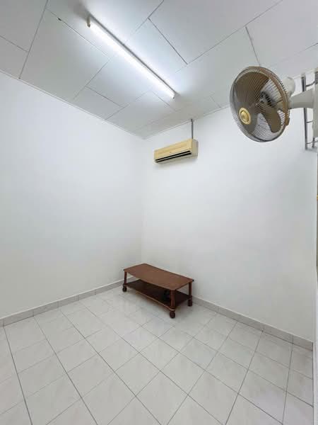 1-storey Terraced House for Sale in Taman Bukit Markisa (Seremban) - Azrul Othman - Interior - PropertyGuru.com.my