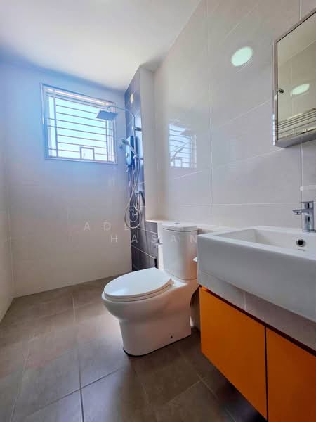 Rimbun Harmoni, Seremban 2 untuk Untuk Disewa - RM 3,000 /bulan, Mac 2026 - Bathroom - PropertyGuru.com.my
