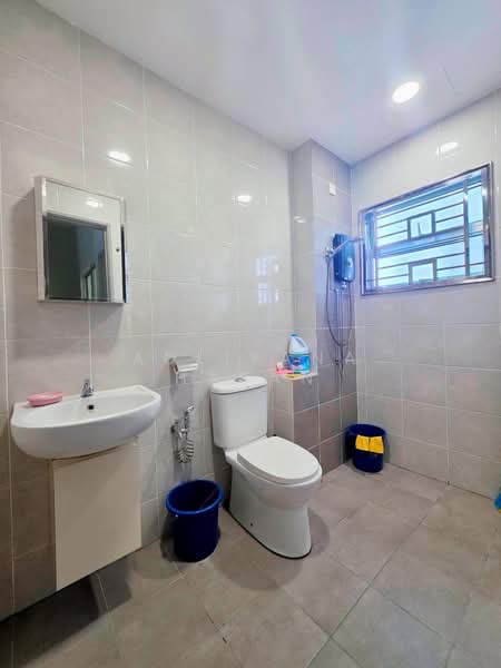Rimbun Harmoni, Seremban 2 untuk Untuk Disewa - RM 3,000 /bulan, Mac 2026 - Bathroom - PropertyGuru.com.my