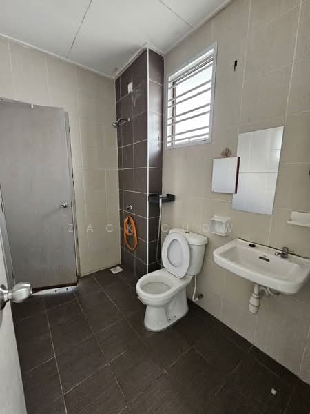 2-storey Terraced House for Sale in Bandar Tiram (Ulu Tiram) - Zack Chow - Bathroom - PropertyGuru.com.my