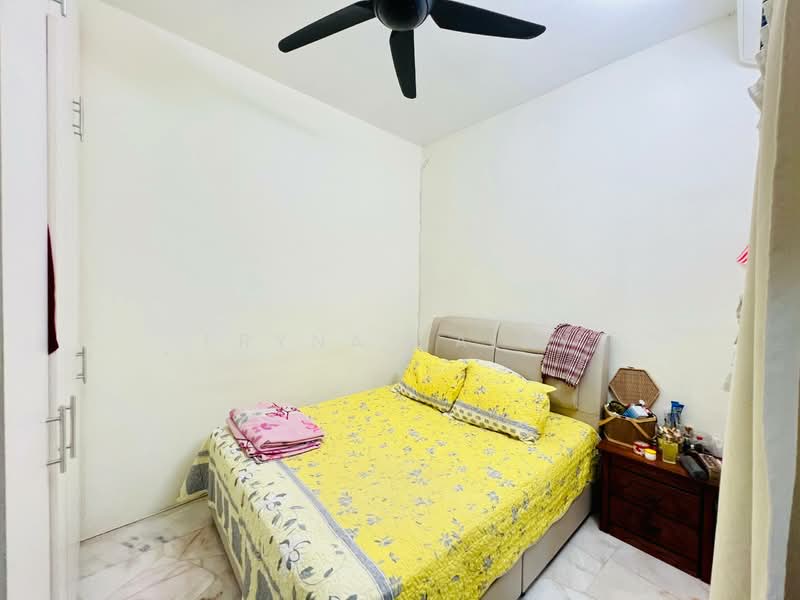 2-storey Terraced House for Sale in Taman Universiti (Bangi) - Eryna Sairy - Bedroom - PropertyGuru.com.my