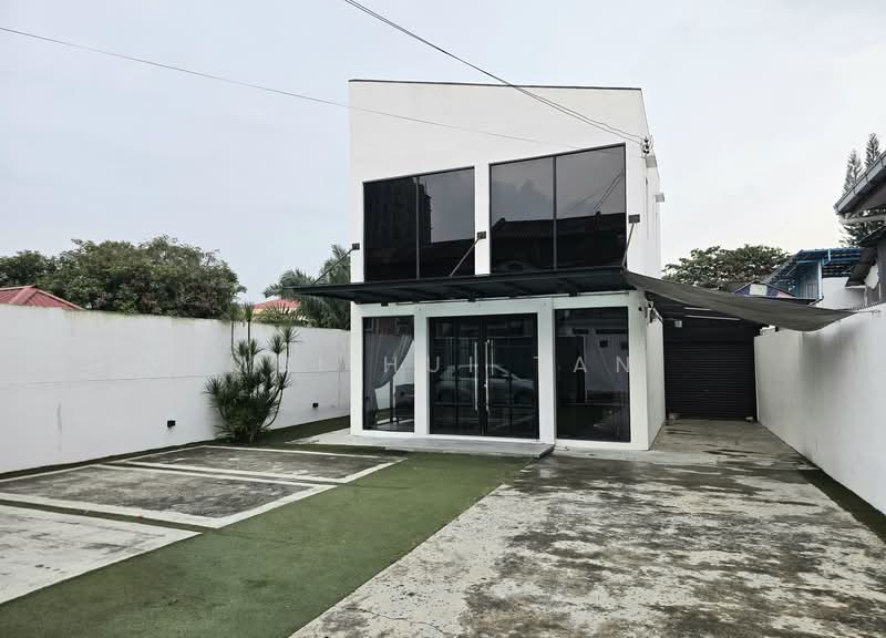 Commercial Bungalow for Rent in Kampung Mahmoodiah (Johor Bahru) - Mui Hui Tan - Exterior - PropertyGuru.com.my
