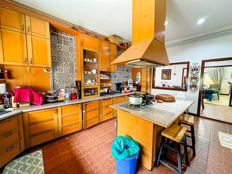 Ukay Perdana untuk Untuk Dijual - RM 1,600,000, Mac 2026 - Kitchen - PropertyGuru.com.my