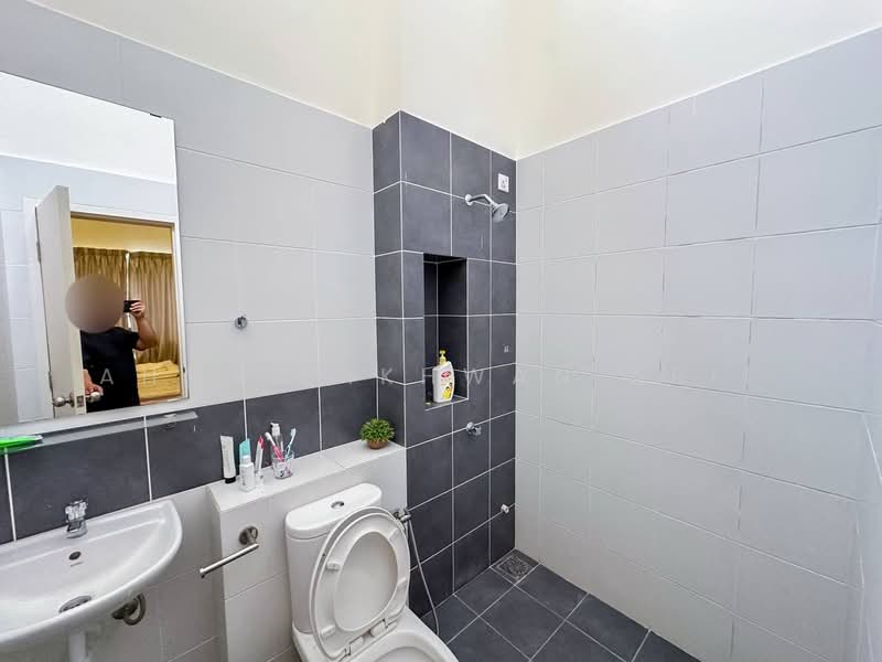 2-storey Terraced House for Sale in Setia Ecohill (Semenyih) - Ahmad Ikhwan Arif - Bathroom - PropertyGuru.com.my