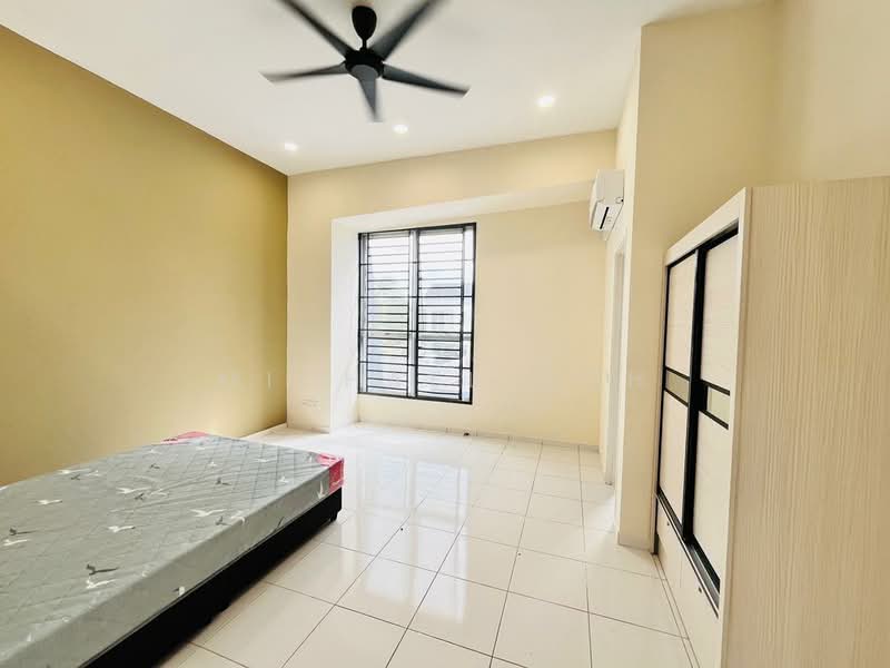 Taman Setia Tropika untuk Untuk Disewa - RM 2,800 /bulan, Mac 2026 - Bedroom - PropertyGuru.com.my