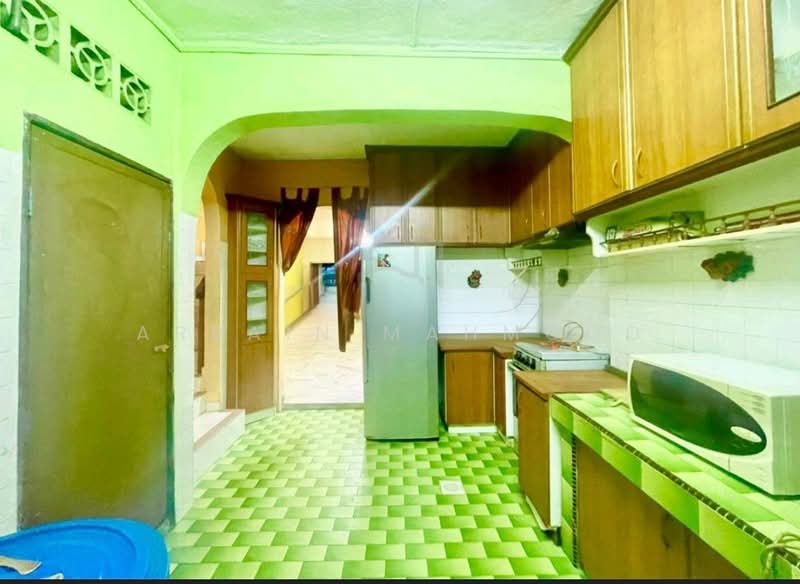 2-storey Terraced House for Sale in Batu Caves (Selangor) - Arbain Mahmood - Kitchen - PropertyGuru.com.my