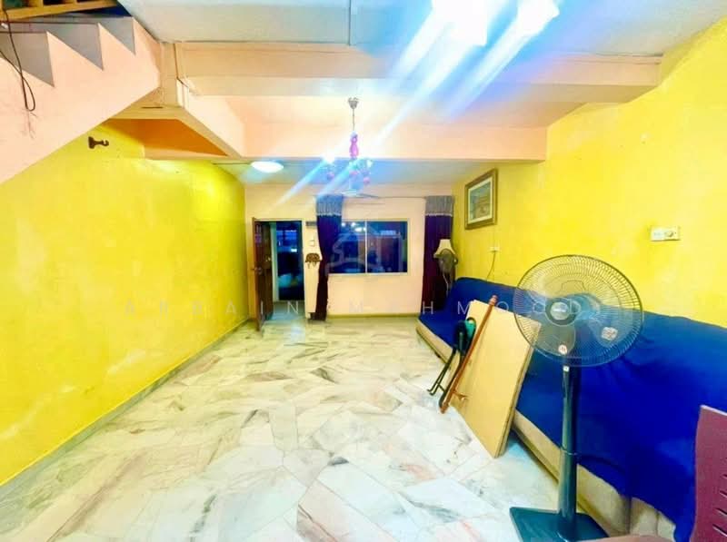 2-storey Terraced House for Sale in Batu Caves (Selangor) - Arbain Mahmood - Living Room - PropertyGuru.com.my