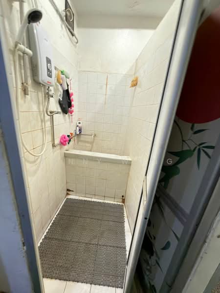 Shop for Sale in George Town (Penang) - Fanny Wong - Bathroom - PropertyGuru.com.my