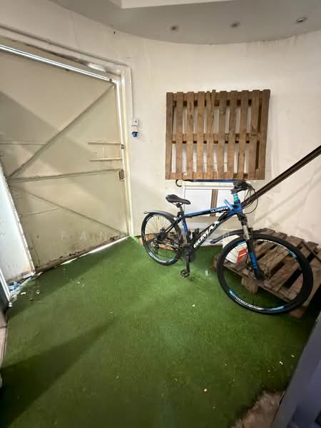 Shop for Sale in George Town (Penang) - Fanny Wong - Entrance - PropertyGuru.com.my