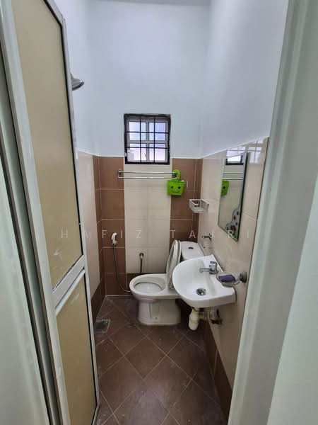Taman Sri Gombak untuk Untuk Dijual - RM 570,000, Mac 2026 - Bathroom - PropertyGuru.com.my