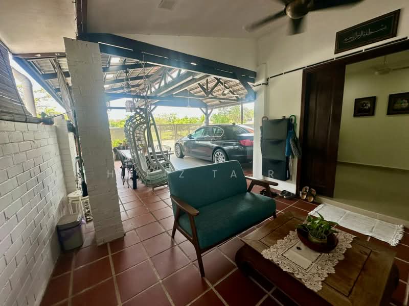 2-storey Terraced House for Sale in Puchong (Selangor) - Hafiz Tajri - Car Park - PropertyGuru.com.my