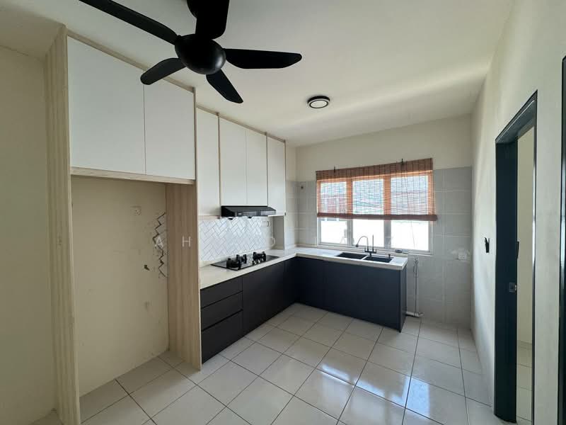 Townhouse for Rent in Cyberjaya (Selangor) - Ahmad Faiz - Kitchen - PropertyGuru.com.my